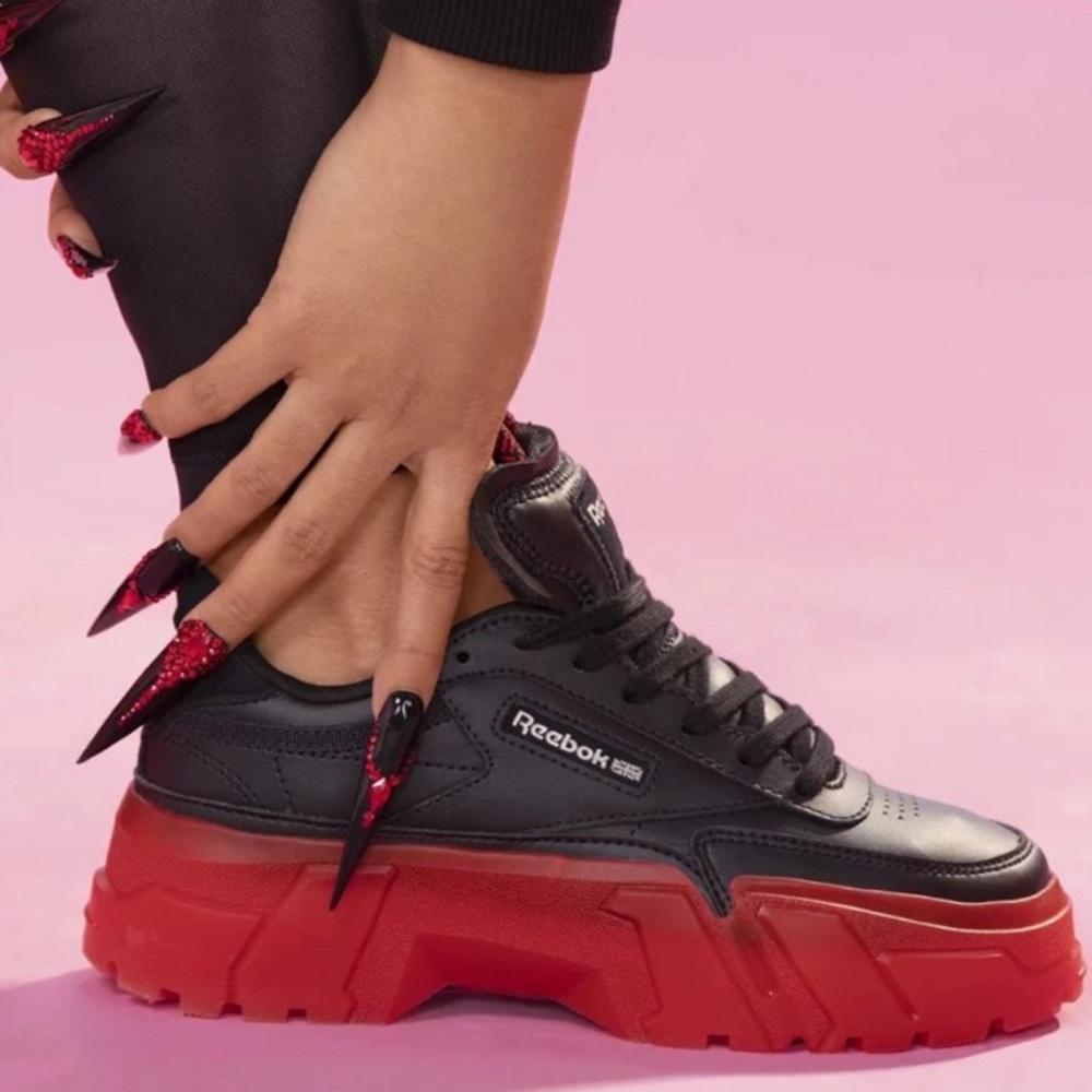 GUC Reebok X cardi b Limited collection Sneakers H05179 Black Red sole Sz 5.5